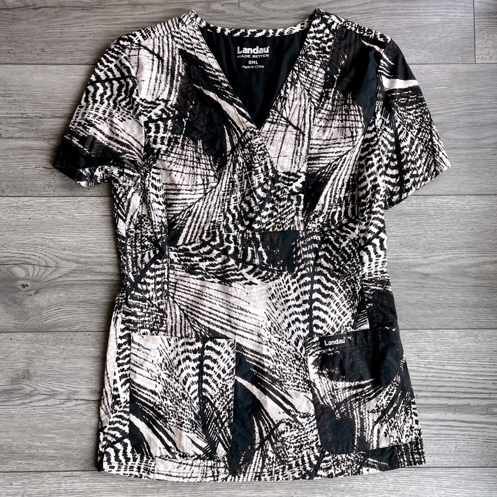Landau Women’s V-Neck 2-Pocket Scrub Top Brown Tan Size Small